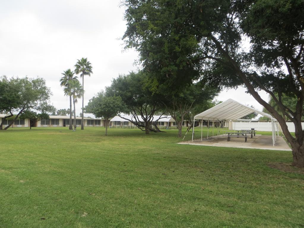 Echo Hotel & Conference Center Edinburg Exteriér fotografie